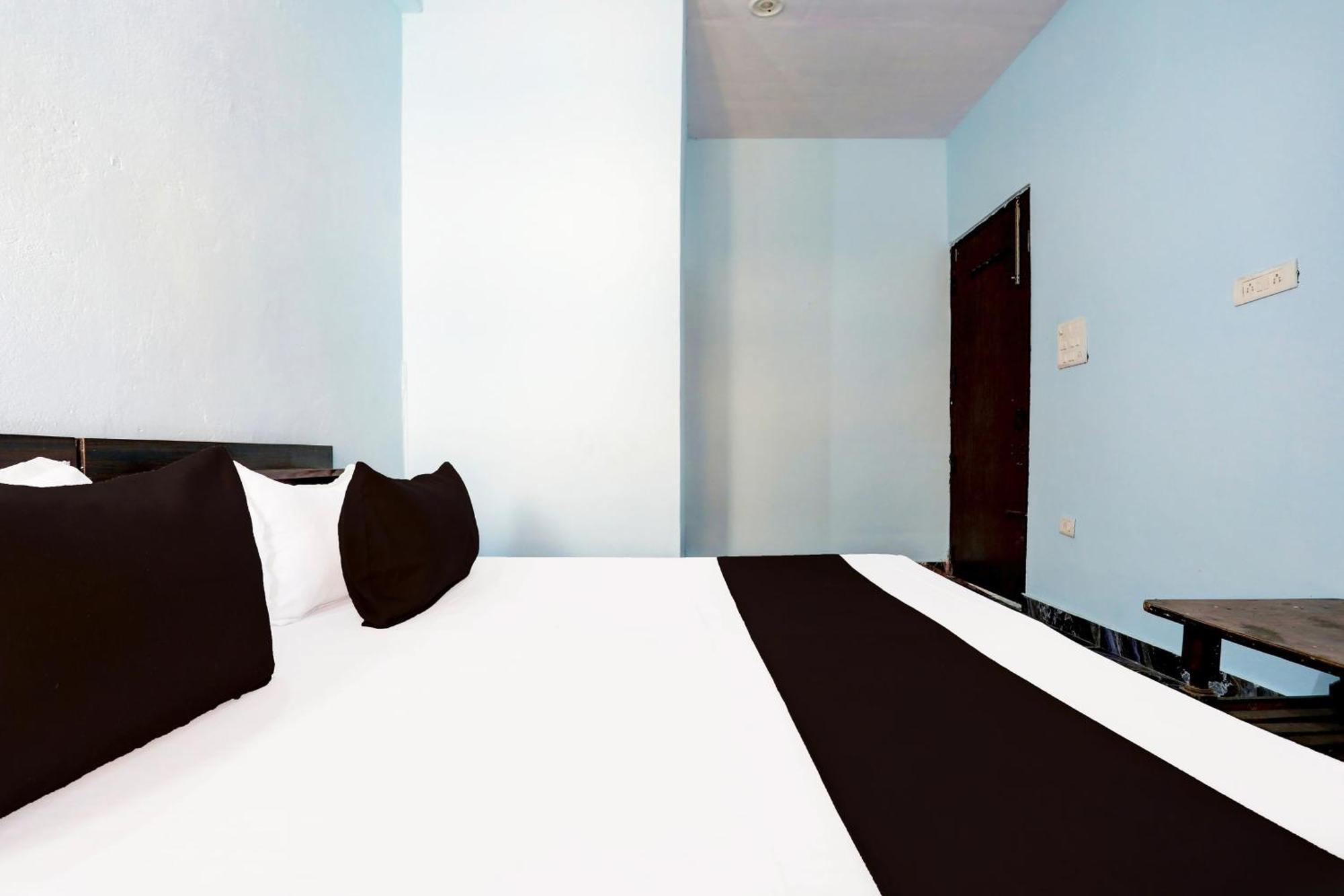 Spot On New Diamond Guest House Rudrapur Exterior foto